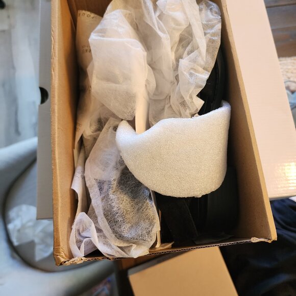 Journee Collection Sandal - Picture 4 of 6